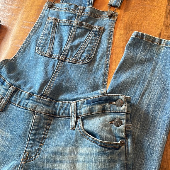 Mossimo Denim Overalls - Picture 2 of 8